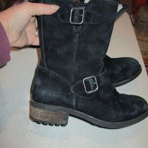 UGG  Shearling Suede Black Boots mid calf zip side motto 7.5  block heel